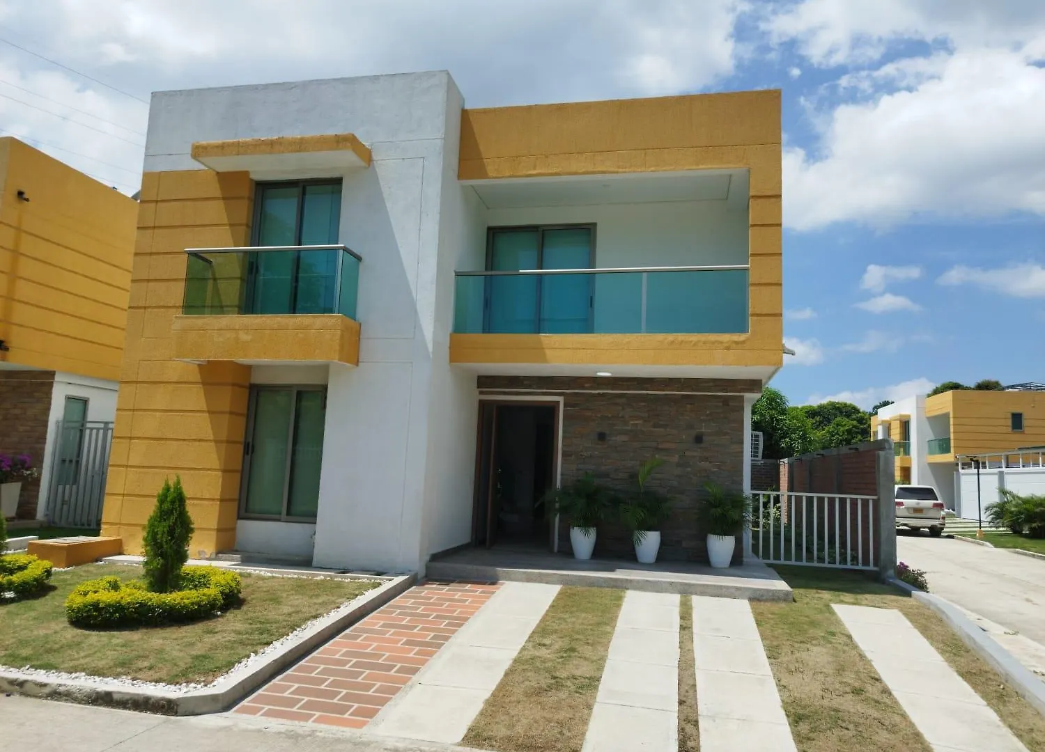 Bella Casa En Condominio Rivera Campestre Santa Marta
